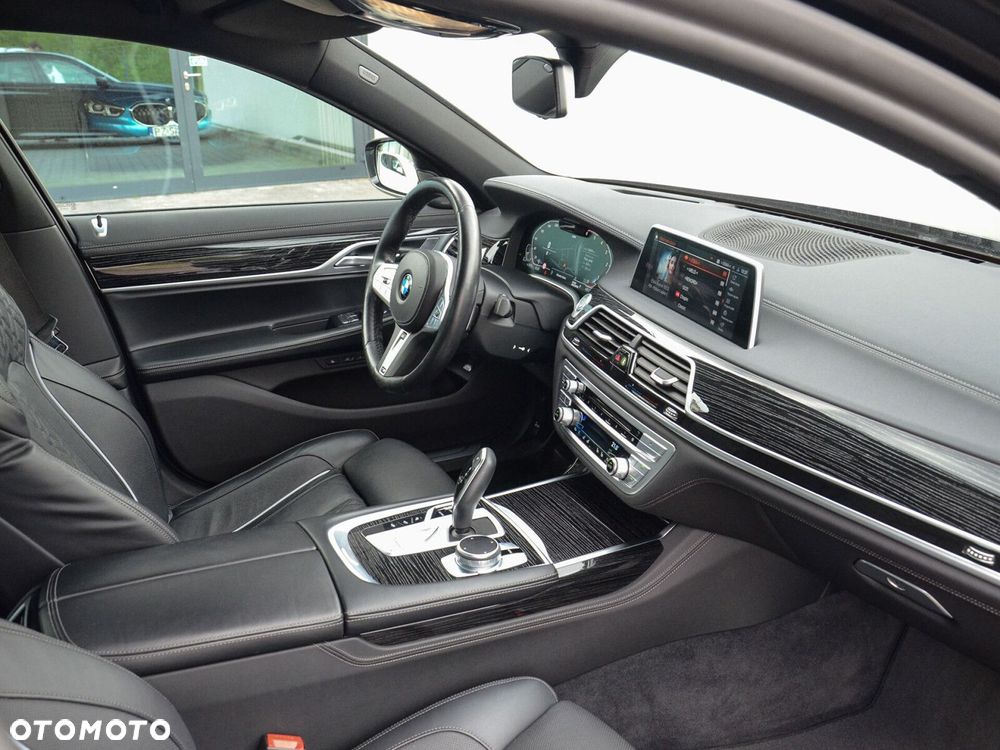 BMW Seria 7 730d xDrive mHEV sport - 34