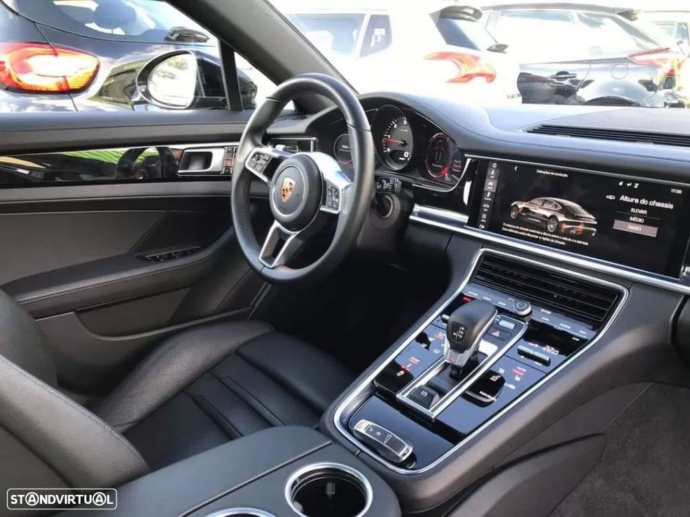 Porsche Panamera 4 S - 24