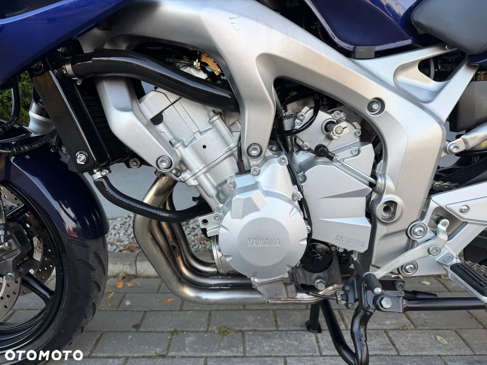 Yamaha FZ - 38