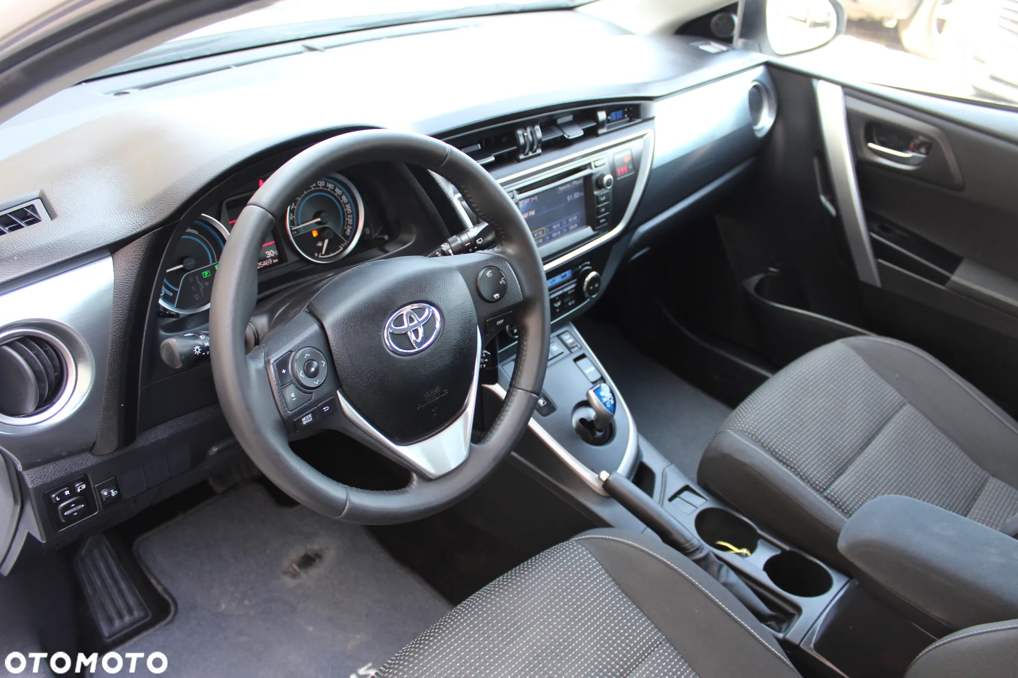 Toyota Auris 1.8 VVT-i Hybrid Automatik Touring Sports Design Edition - 5