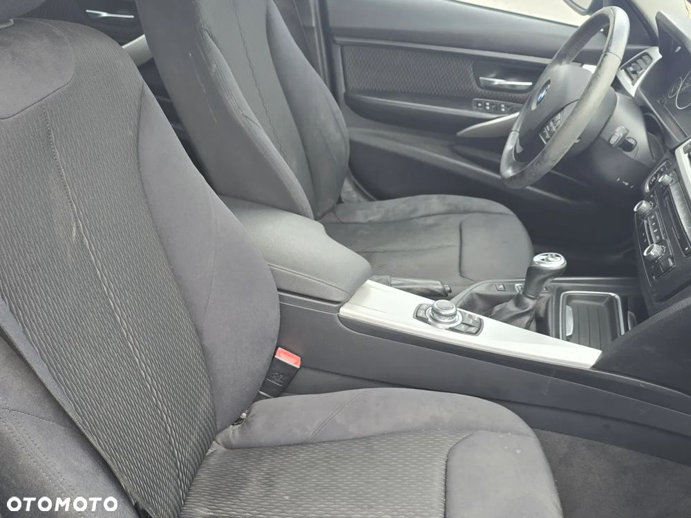 BMW Seria 3 318d - 12