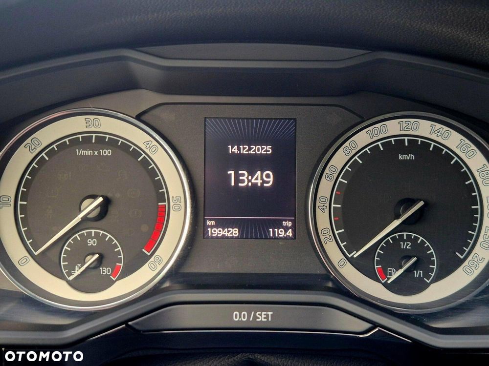 Skoda Superb 2.0 TDI SCR 4x4 L&K DSG - 8