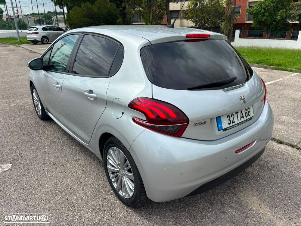 Peugeot 208 1.2 PureTech Style - 13