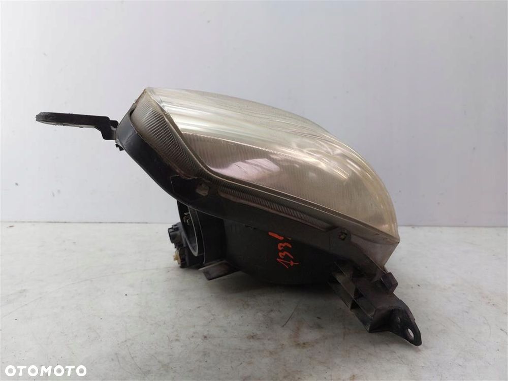 Reflektor lampa przód prawa Toyota RAV4 II 2000-2005 PRZED LIFT - 5
