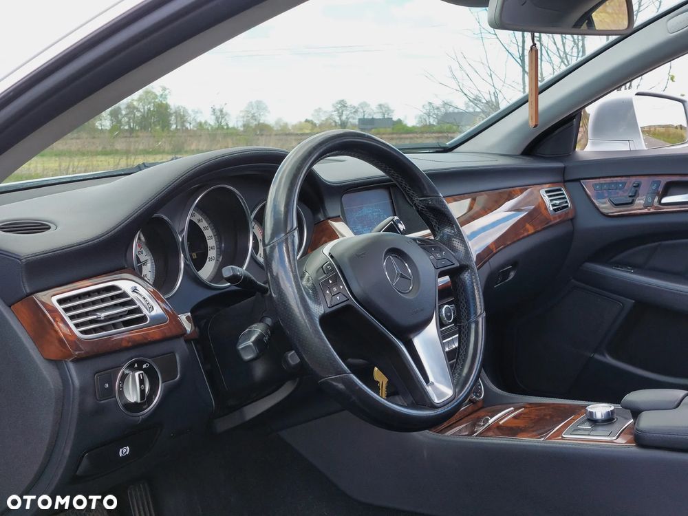 Mercedes-Benz CLS 350 CDI DPF BlueEFFICIENCY 7G-TRONIC - 17
