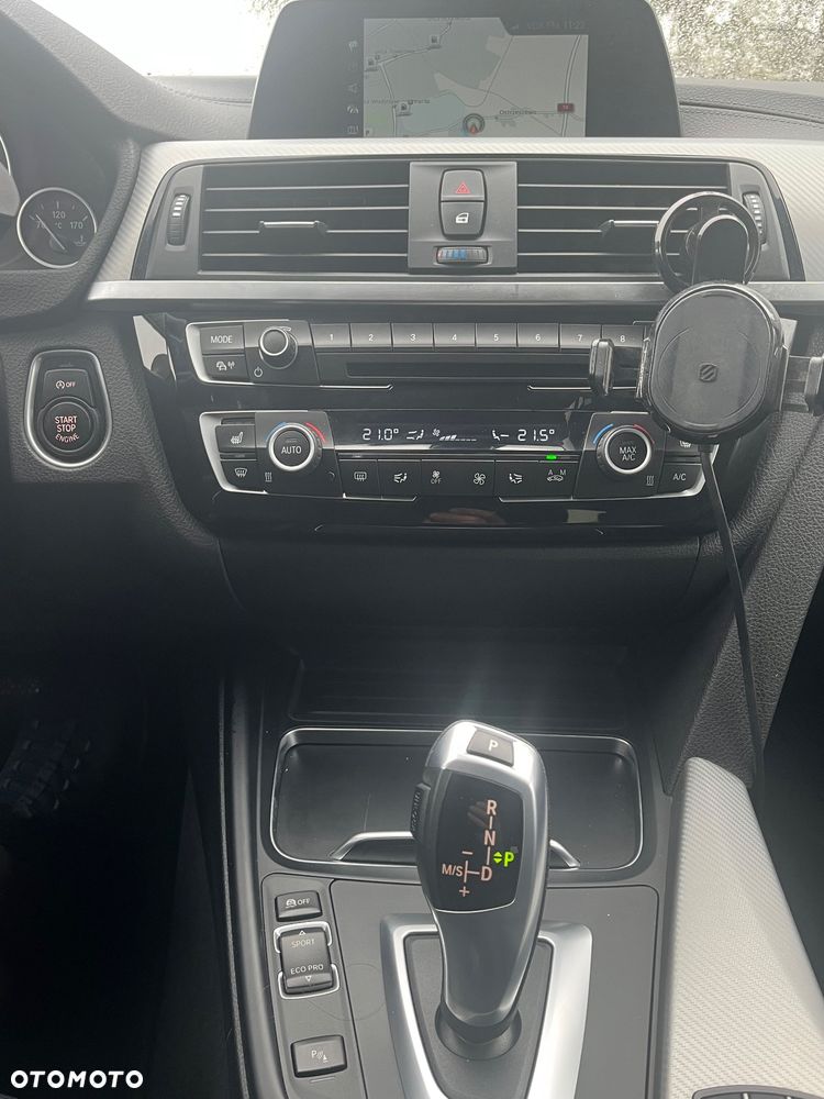 BMW Seria 3 318i Sport Line - 4