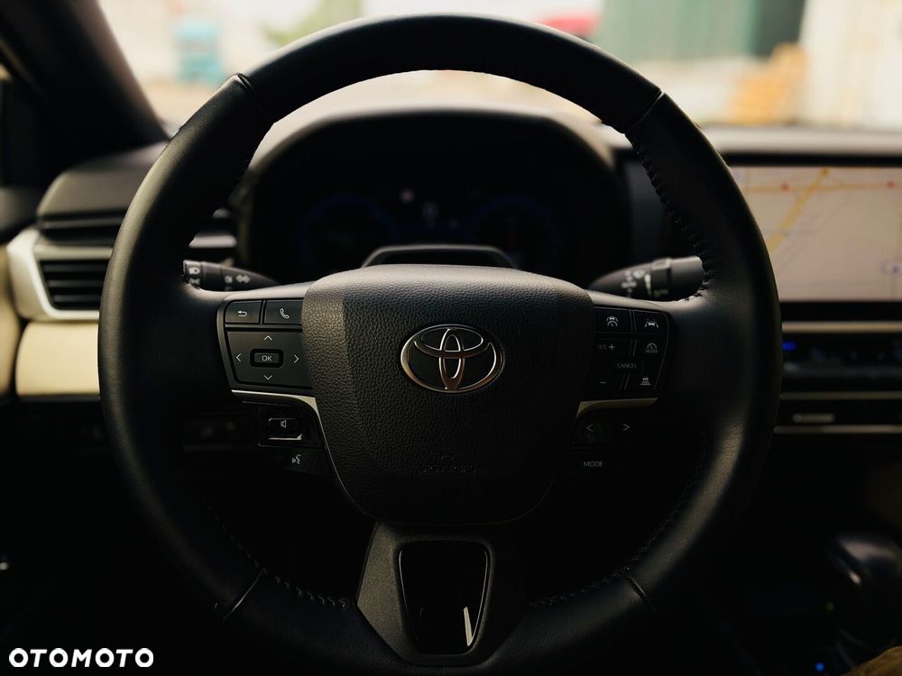 Toyota Camry - 21