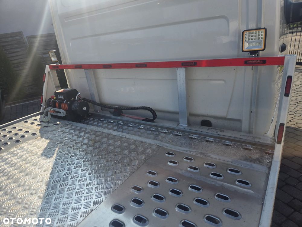 Mercedes-Benz SPRINTER - 10