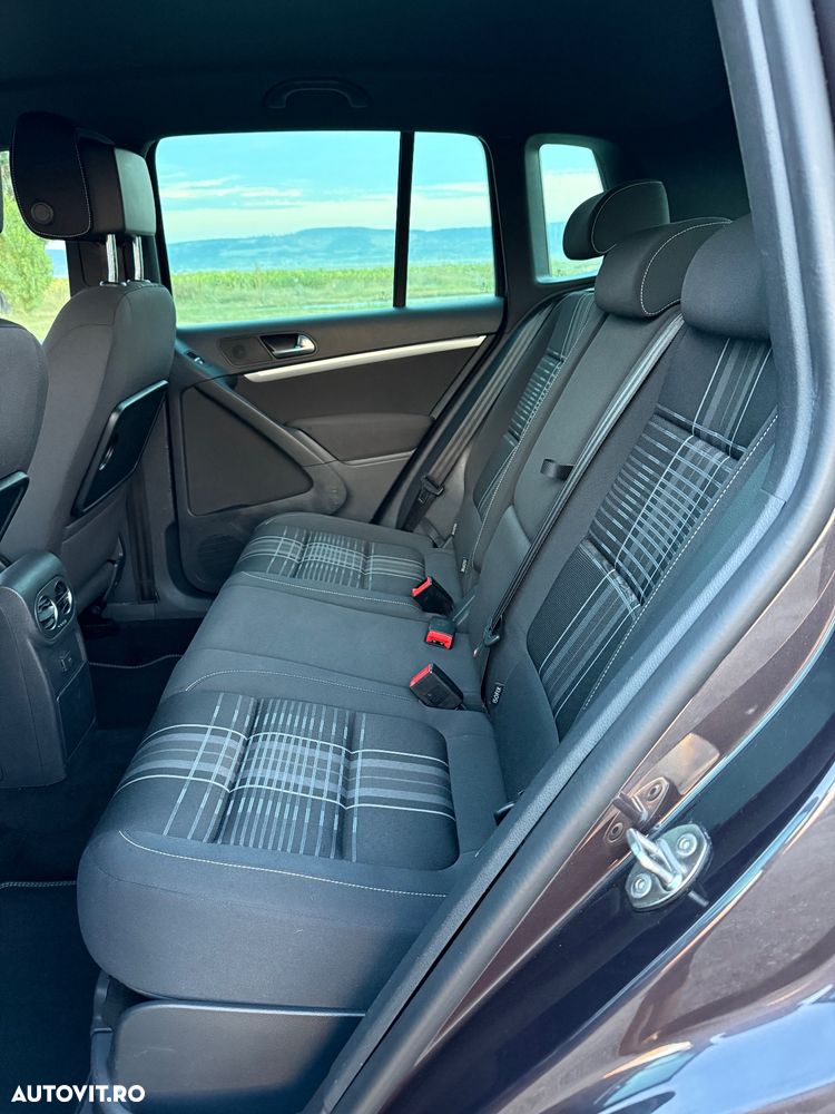 Volkswagen Tiguan 2.0 TDI SCR BlueMotion Technology Lounge Sport & Style - 18