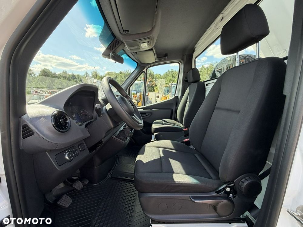 Mercedes-Benz Sprinter - 23