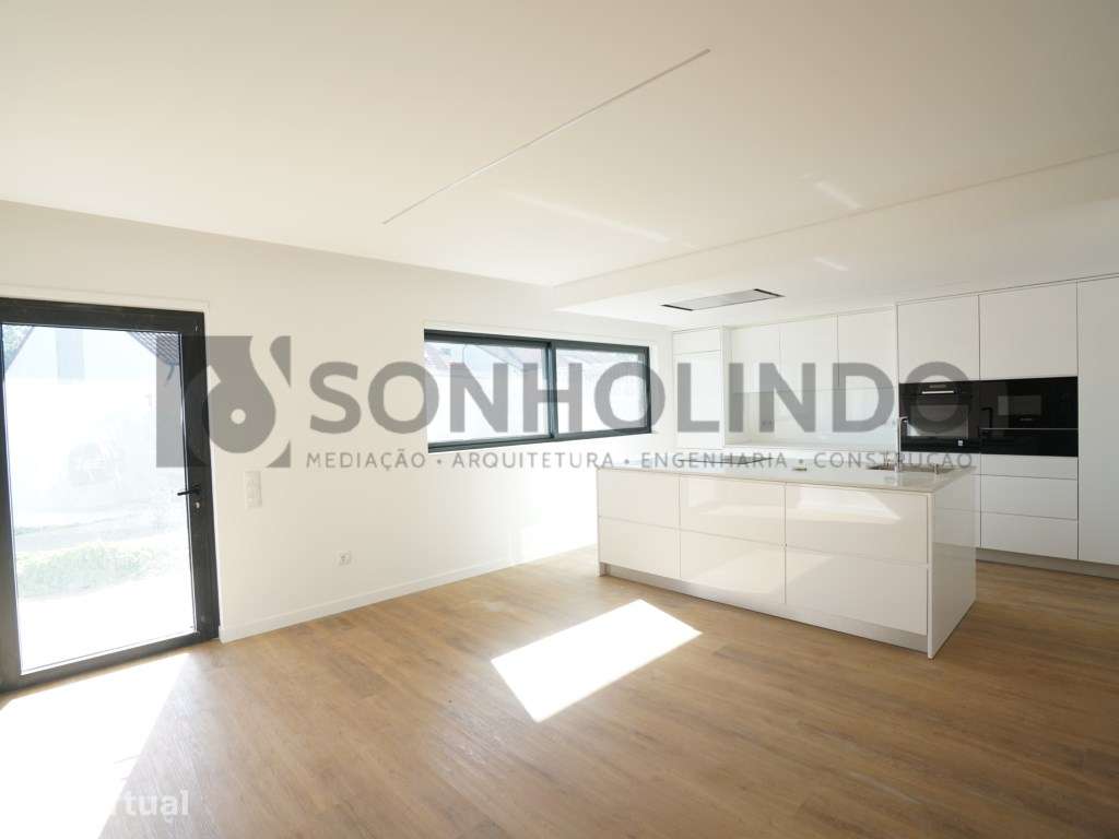 Moradia T3 Nova com escritório, no centro da cidade em fase final d... - Grande imagem: 5/26