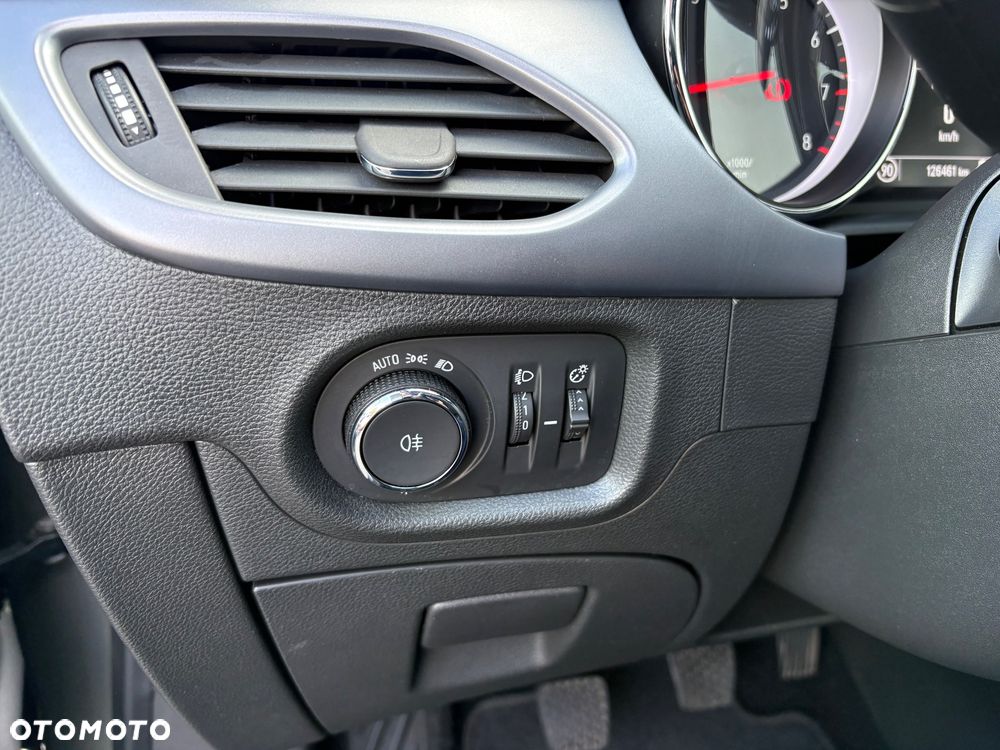 Opel Astra 1.4 T GPF Dynamic - 9