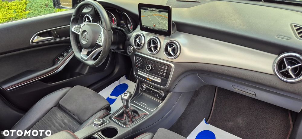 Mercedes-Benz CLA 180 AMG Line - 8