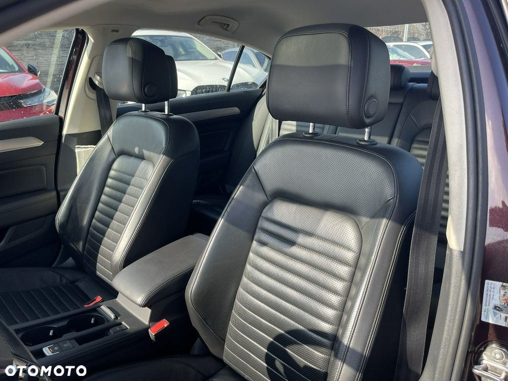 Volkswagen Passat 2.0 TDI EVO Elegance DSG - 13