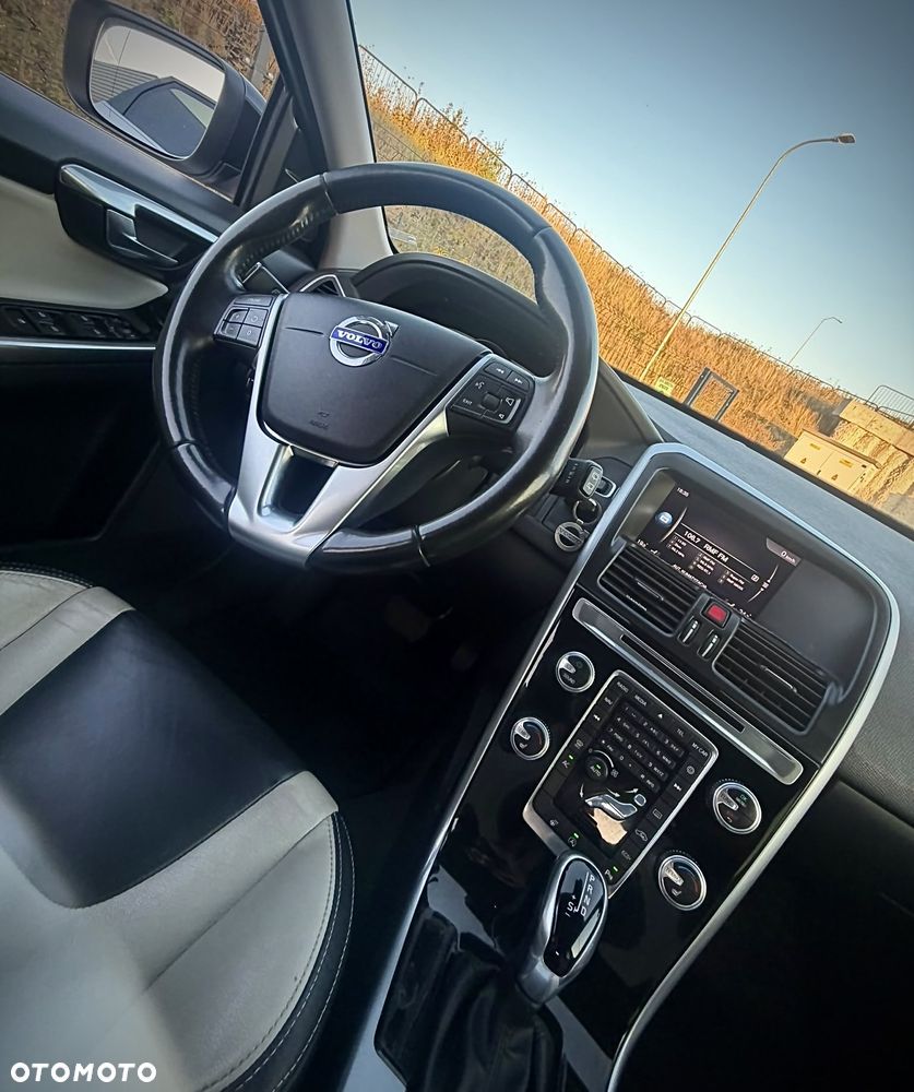 Volvo XC 60 D3 Drive-E Momentum - 12