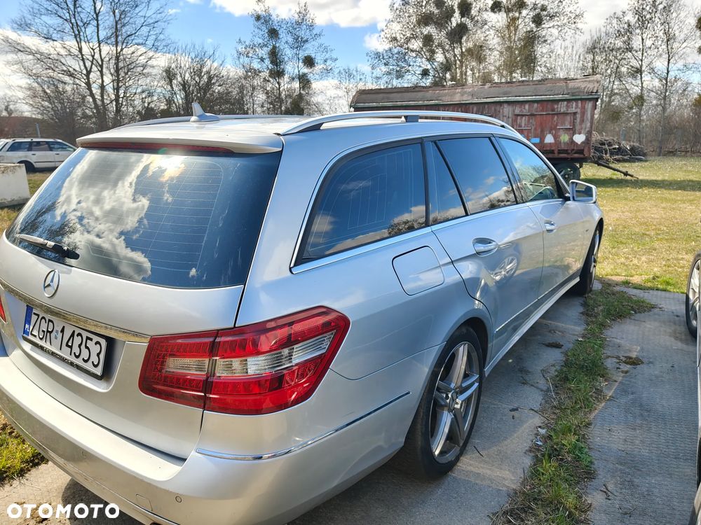 Mercedes-Benz Klasa E 300 CDI DPF BlueEFFICIENCY 7G-TRONIC Elegance - 7