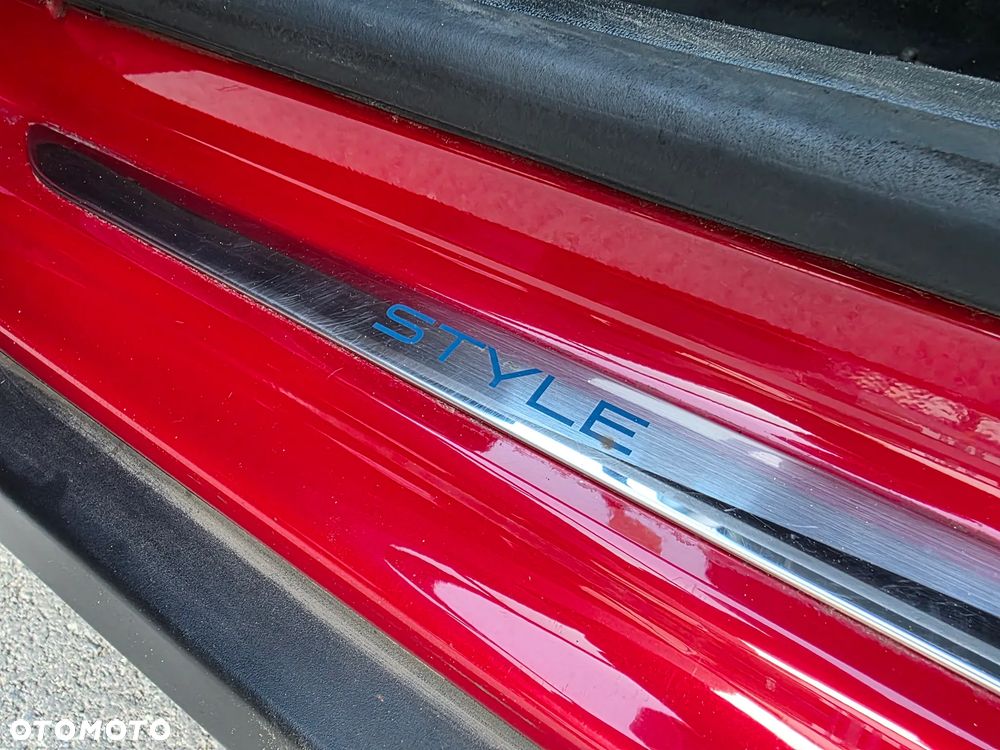 Peugeot 2008 BlueHDi 100 STOP & START Style - 28