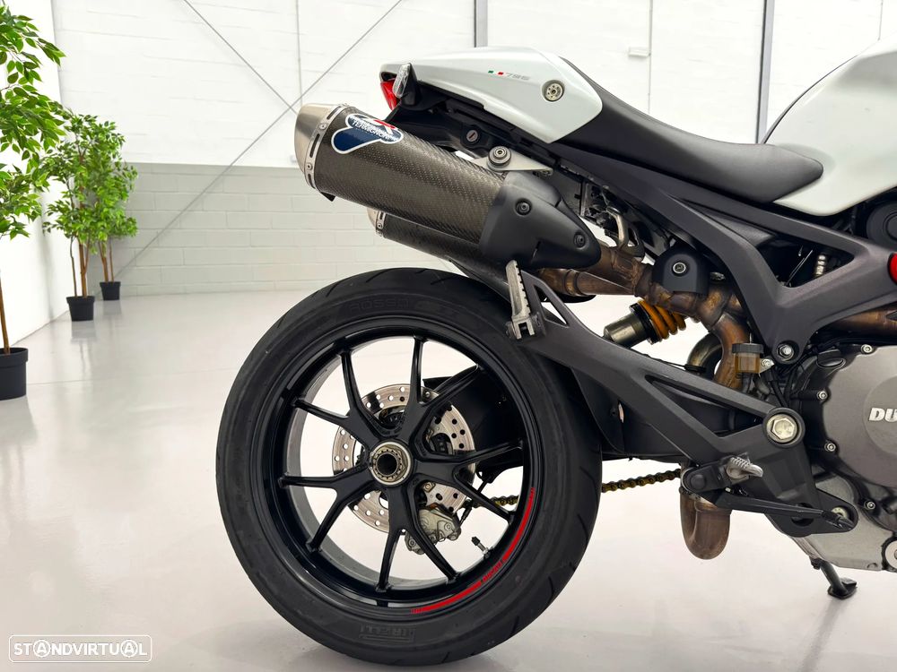 Ducati Monster 796 - 6
