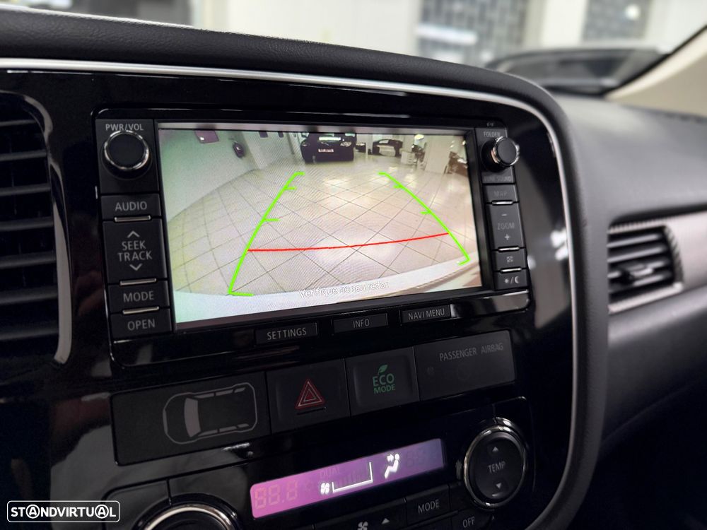 Mitsubishi Outlander 2.2 DI-D Intense - 19