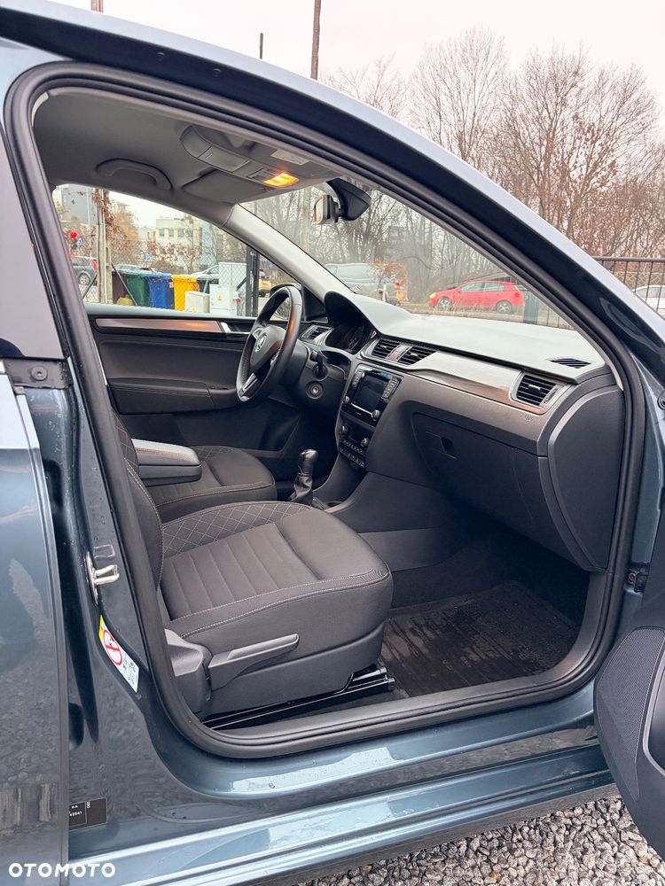 Skoda RAPID 1.0 TSI Style - 28