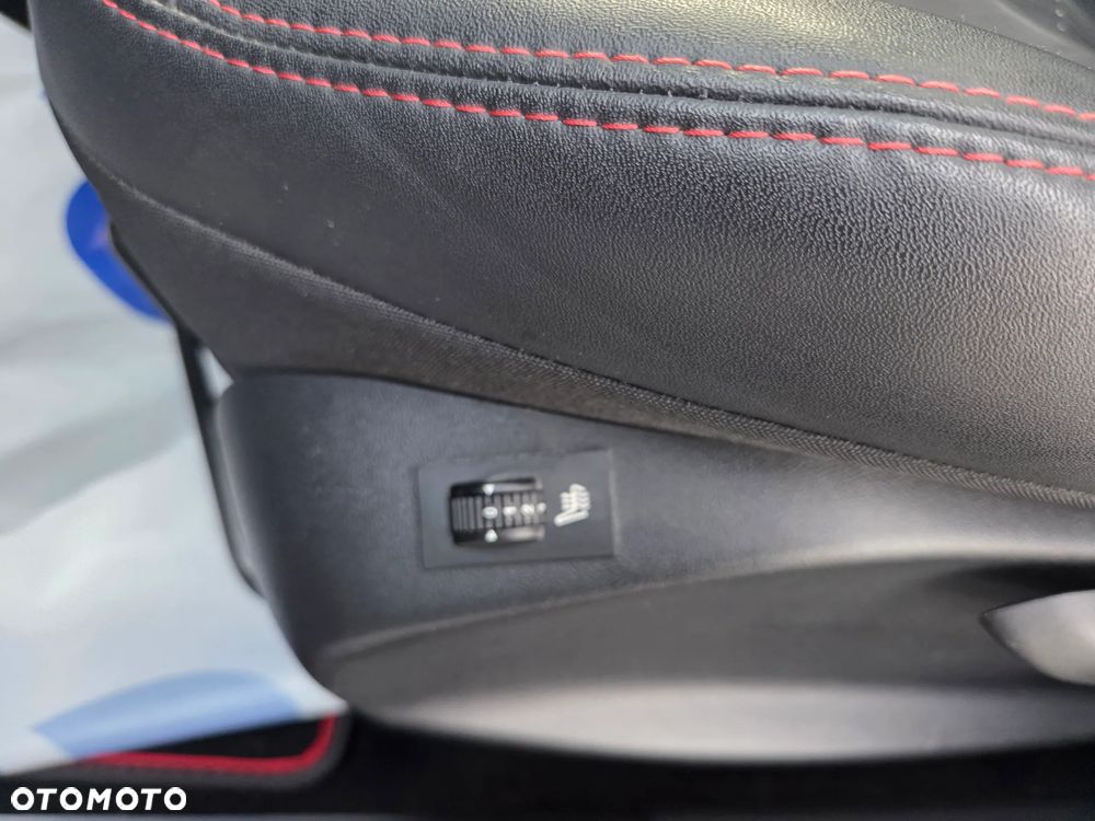 Peugeot 2008 BlueHDi 120 EAT6 Black Edition - 23