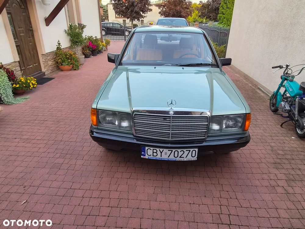 Mercedes-Benz W201 (190) - 9