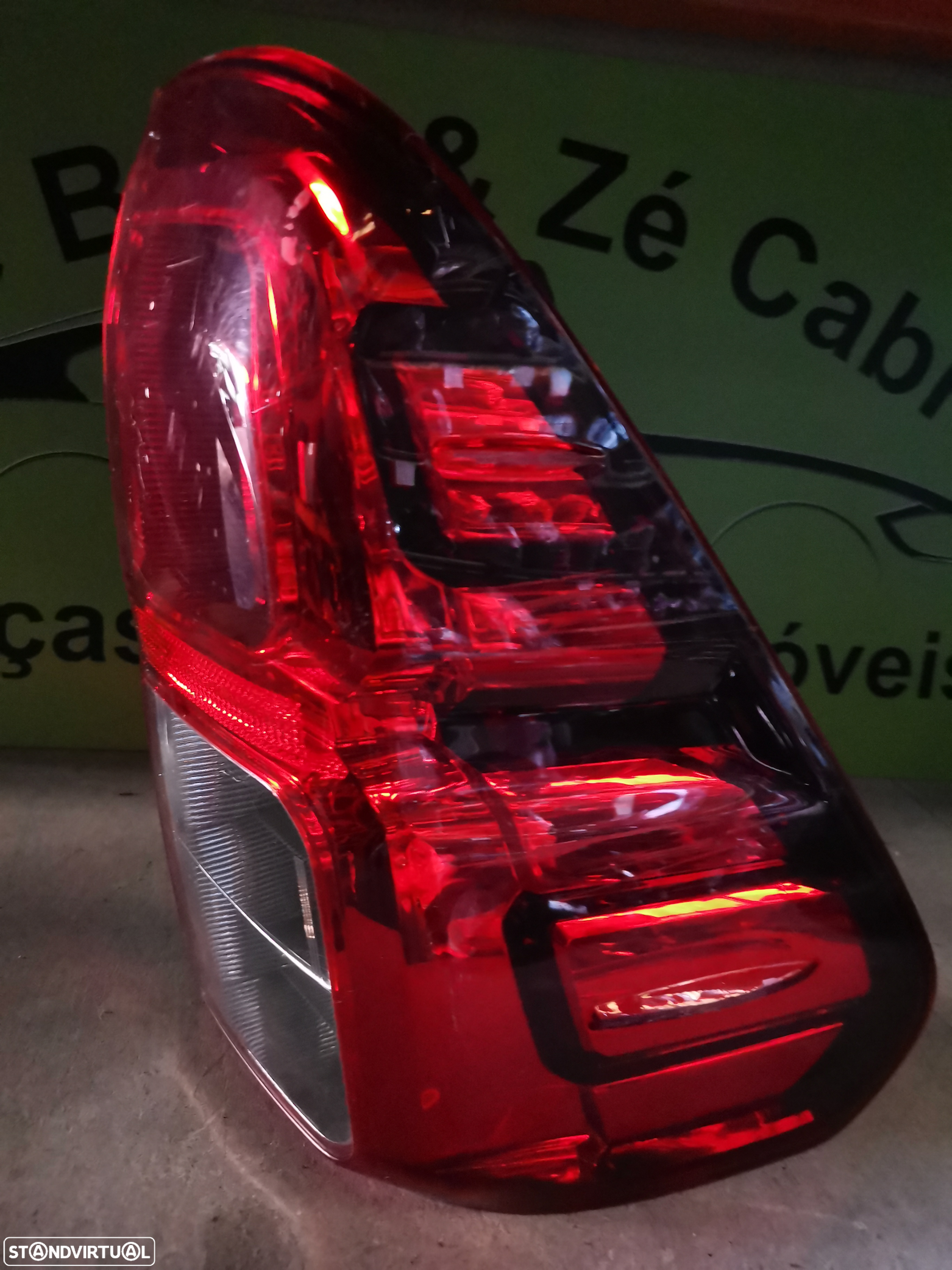 TOYOTA HILUX FAROLIM DIREITO - FT330 - 3