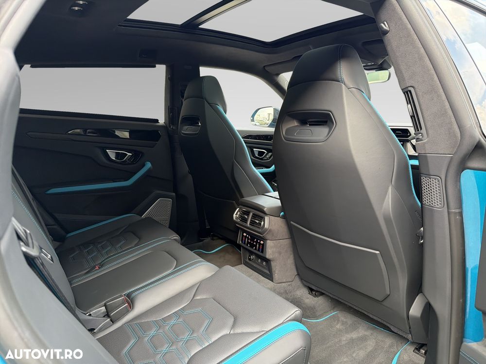 Lamborghini URUS - 13