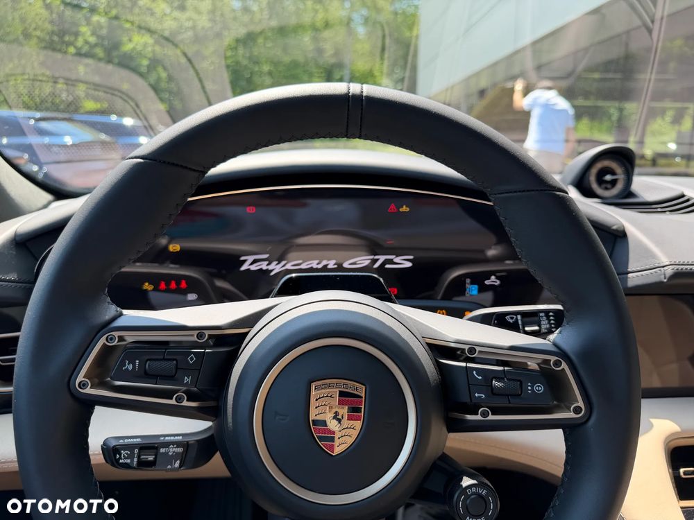 Porsche Taycan 105kWh GTS - 11