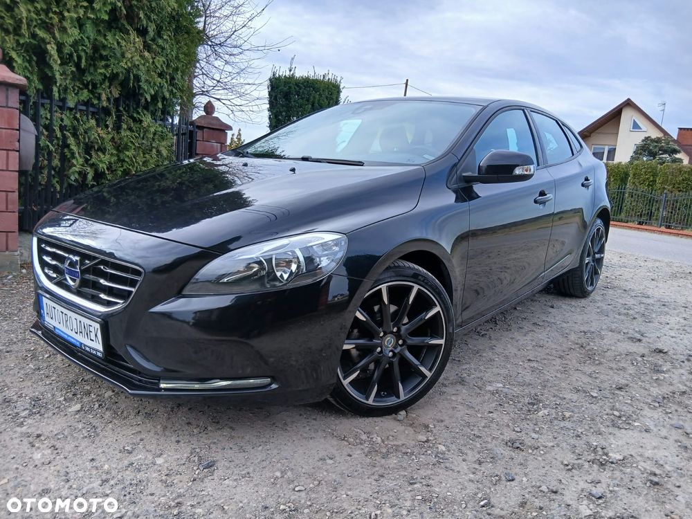 Volvo V40 D2 - 11