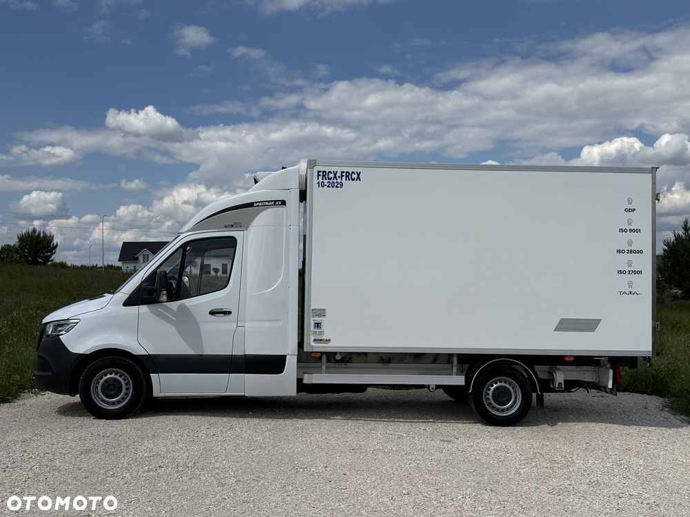 Mercedes-Benz Sprinter - 21