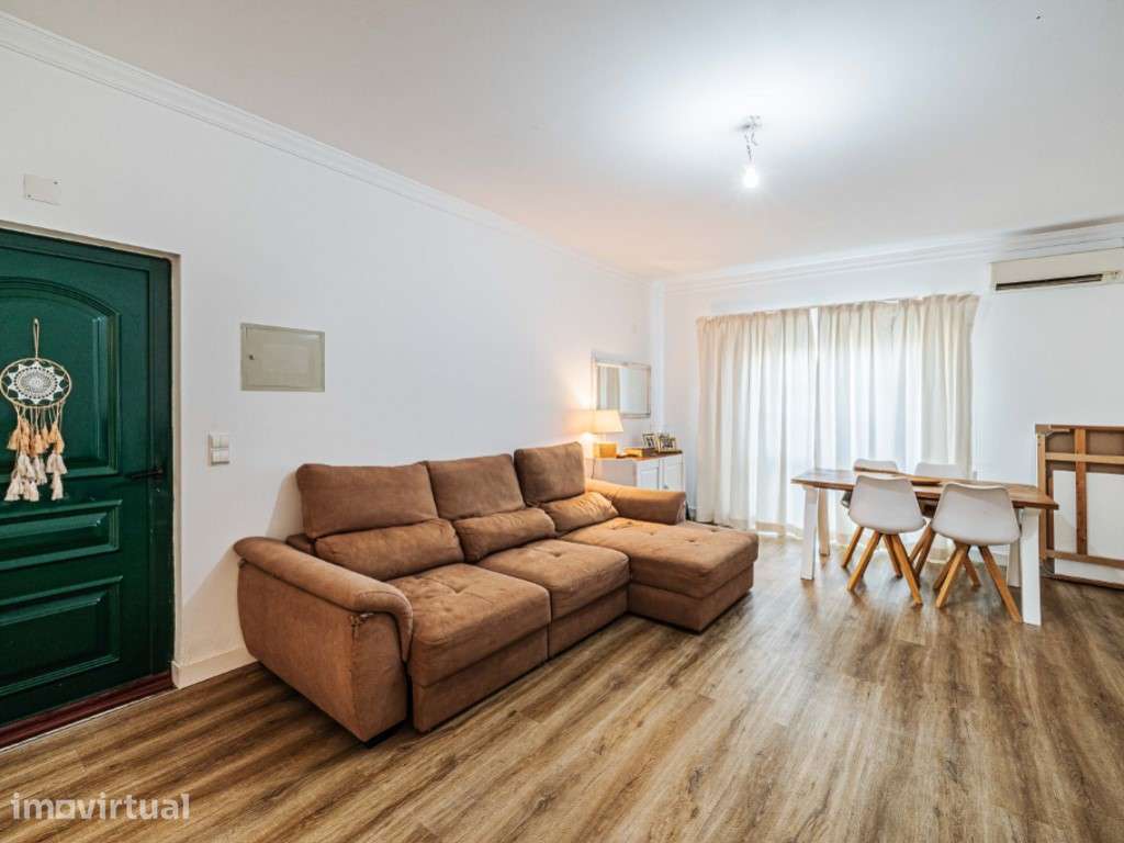 Moradia T3 com terraço, churrasqueira e garagem | Quinta do Conde - Grande imagem: 3/39