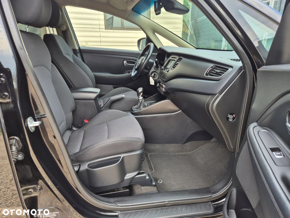 Kia Carens 1.7 CRDi 141 UEFA EURO 2016 - 28
