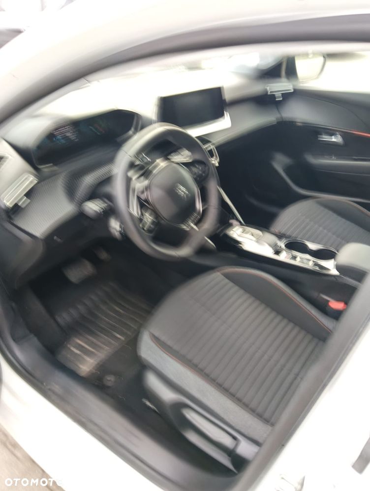 Peugeot 208 50kWh GT - 5