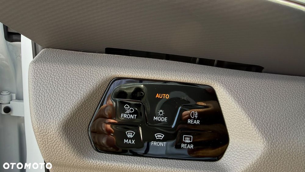 Volkswagen Multivan 2.0 TDI L2 Edition DSG - 29