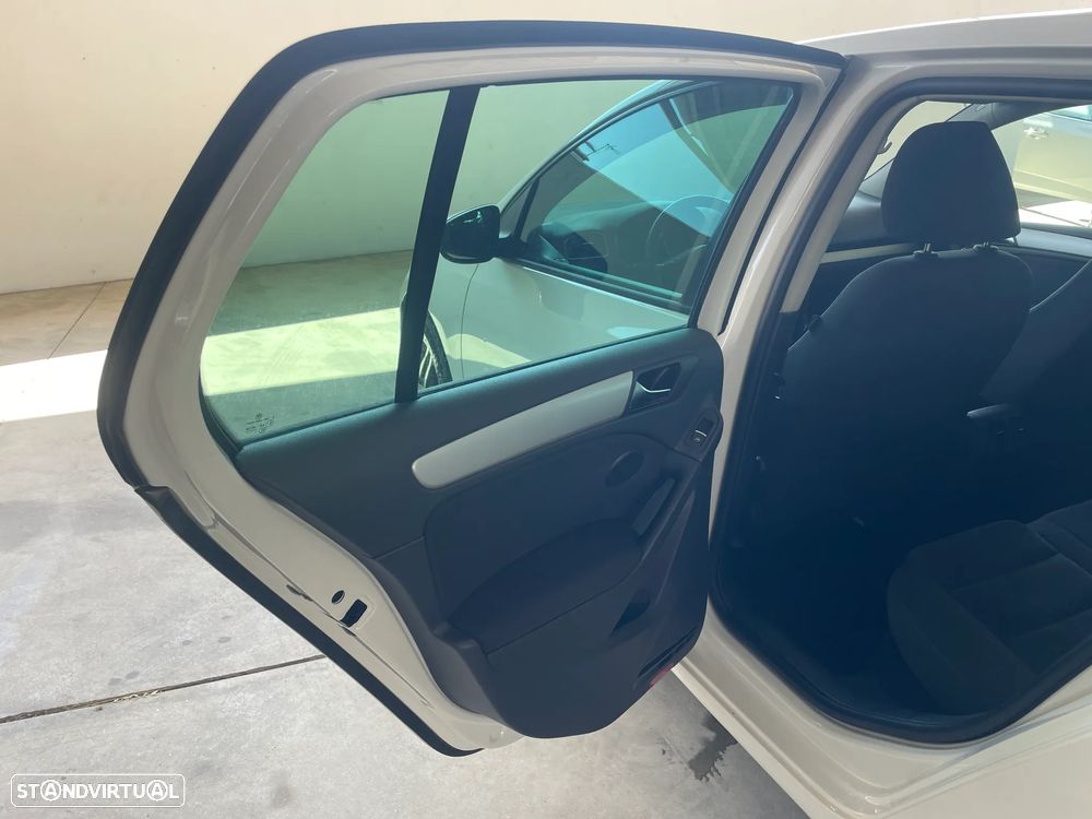 VW Golf 2.0 TDi DPF Style - 12
