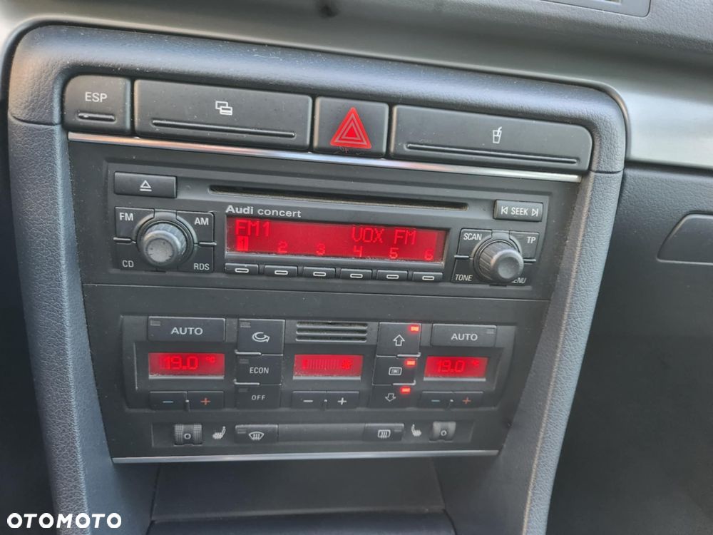 Audi A4 Limousine - 8