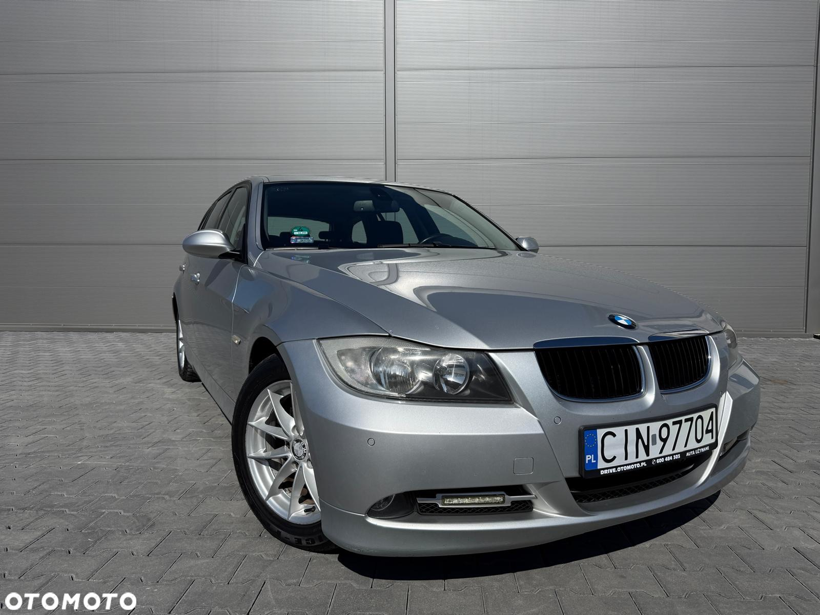 BMW Seria 3 318d Touring Advantage - 4