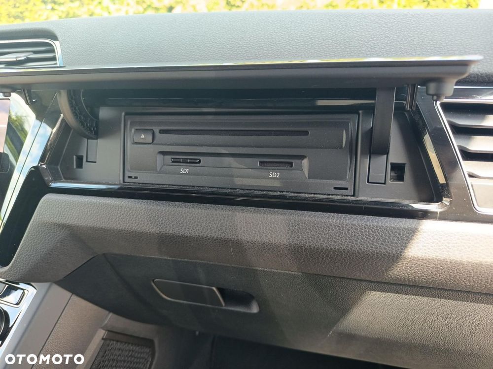 Volkswagen Touran - 22