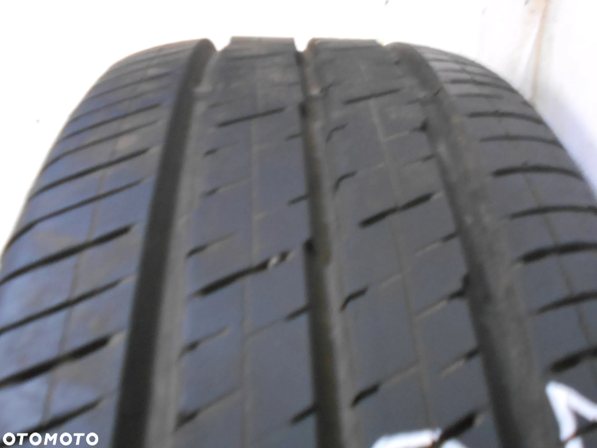 OPONA POJEDYNKA  215/65R16C CONTINENTAL VANCO 2 DOT 4011 10MM - 2