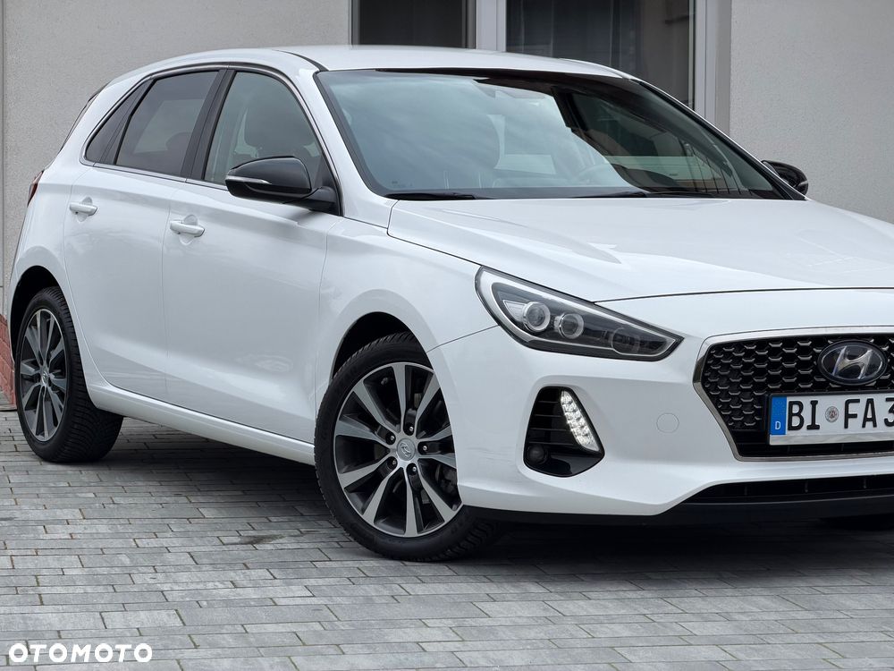 Hyundai i30 1.6 CRDi Fifa World Cup Edition - 9