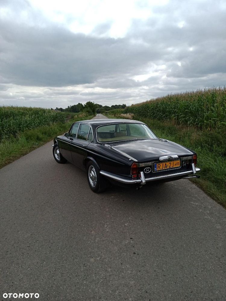Jaguar XJ - 3