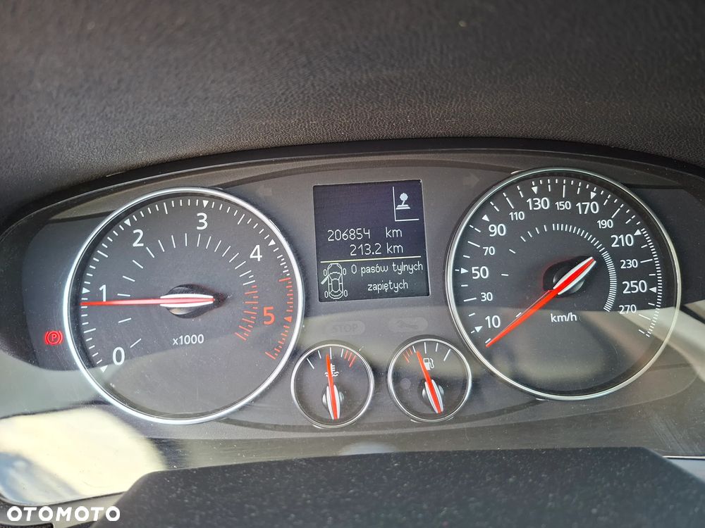 Renault Laguna ENERGY dCi 175 FAP Start & Stop GT - 11
