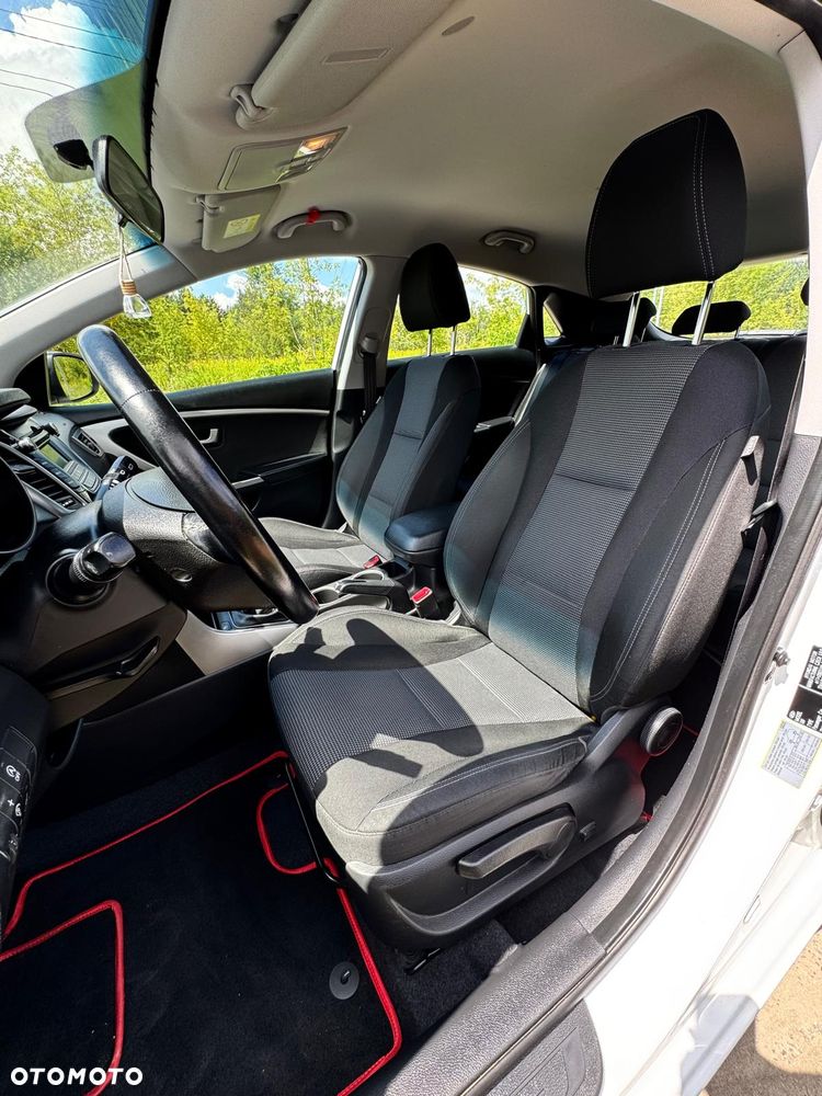 Hyundai i30 blue 1.6 CRDi Classic - 28