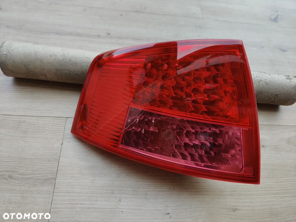 AUDI A8 D3 LAMPA TYL TYLNA LEWA BŁOTNIK IGŁA NIESPĘKANA - 1