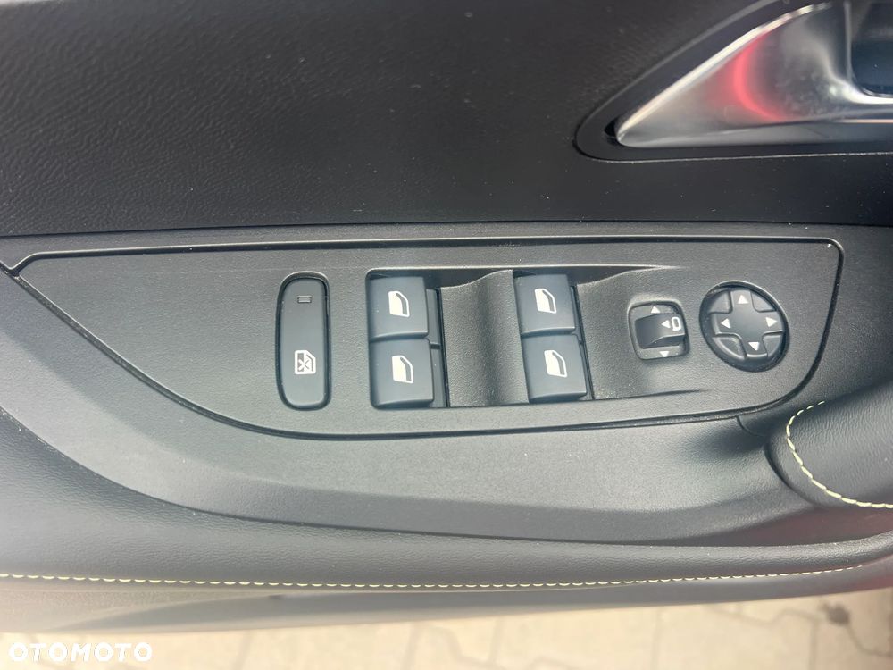 Peugeot 2008 1.2 PureTech GT Line S&S EAT8 - 15