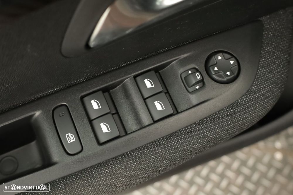 Peugeot 208 1.2 PureTech Style - 20