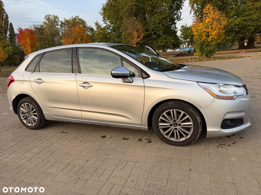 Citroen C4 2012 photo 3