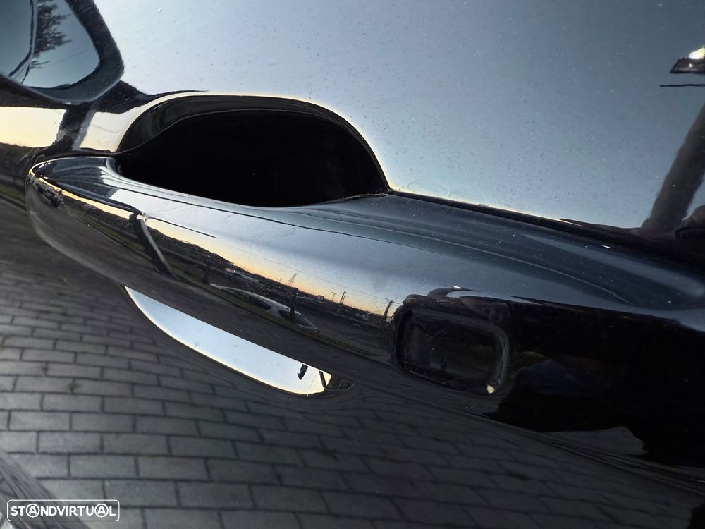 Volvo XC 60 2.0 D4 R-Design Geartronic - 25