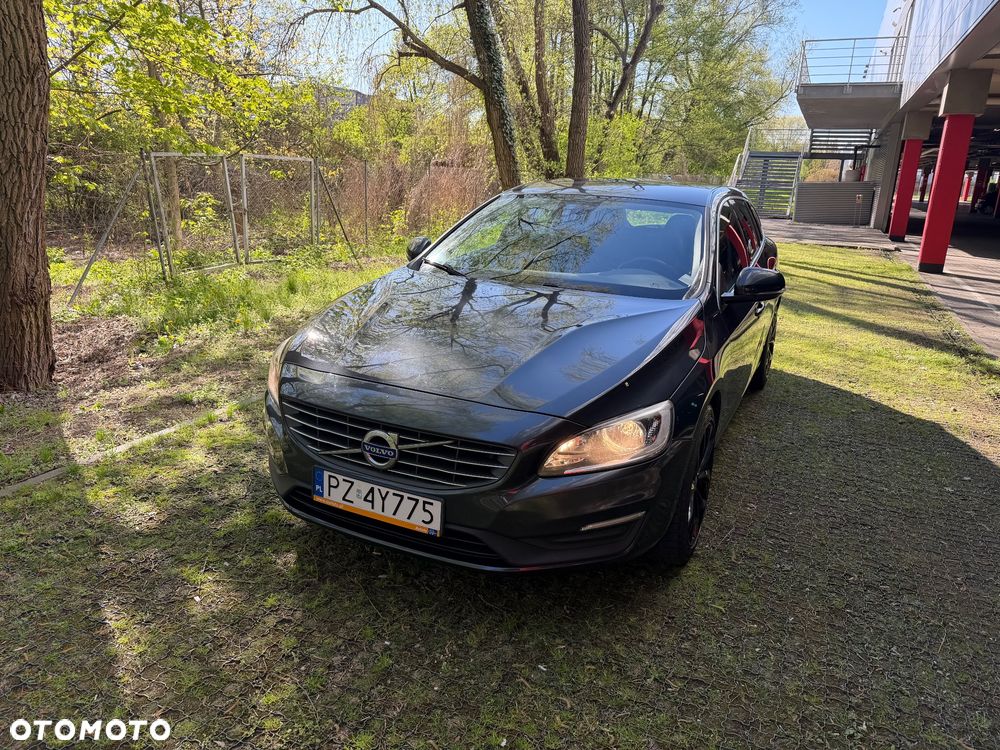 Volvo V60 D3 Drive-E Dynamic Edition (Momentum) - 1